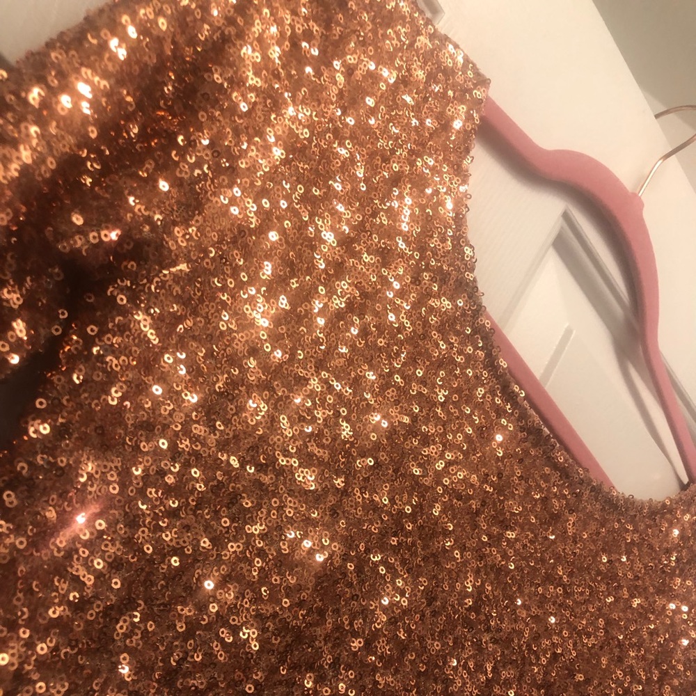 Champagnerose Gold Sequin Mini Dress